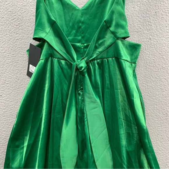 Akira NWT Women’s Satin Sleeveless Slip Mini Dress Tie Waist Dark Green Size XL - Picture 9 of 12